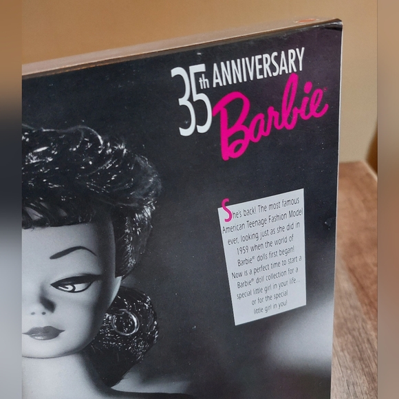 Barbie Doll 35th Anniversary Brunette Special Edition 1993 #11782 - Picture 6 of 11